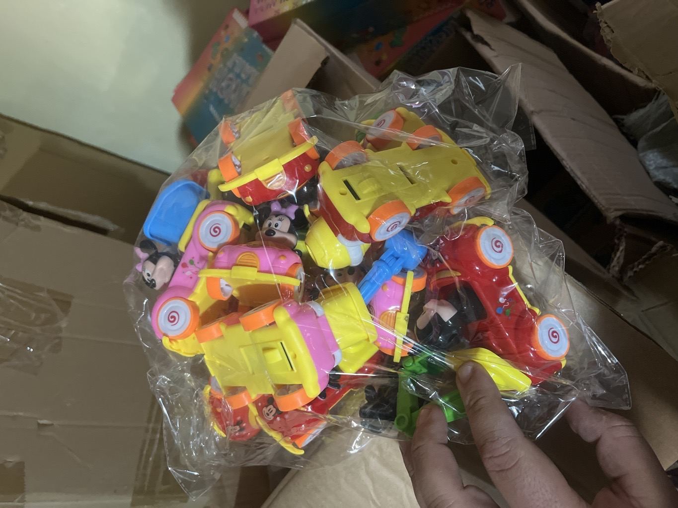 سيارات ديزني حجم صغير